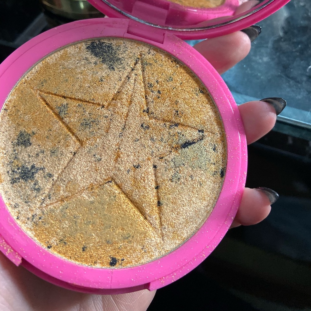 Jeffree Star mystery skin frost